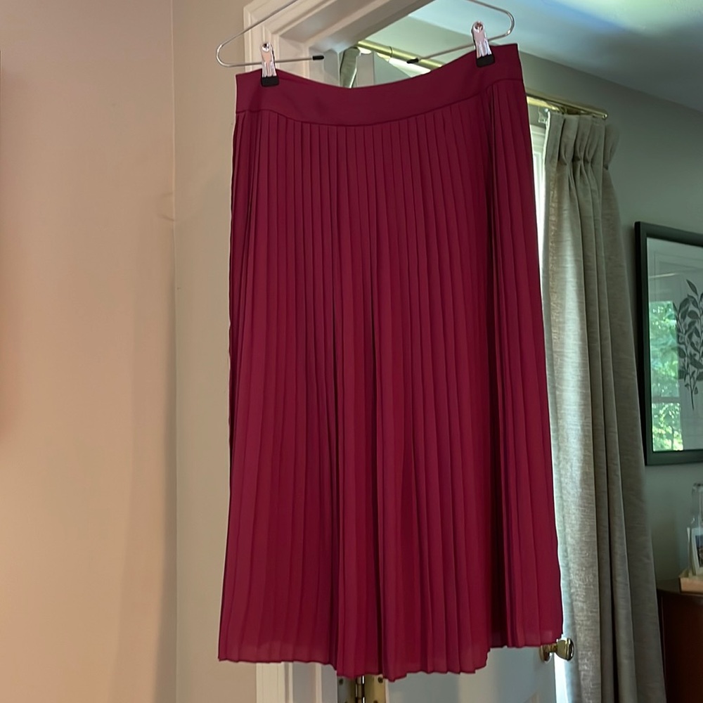 Pleated skirt